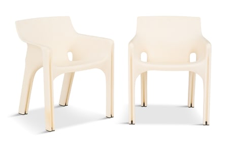 Pair of Vico Magistretti White "Gaudi" Armchairs