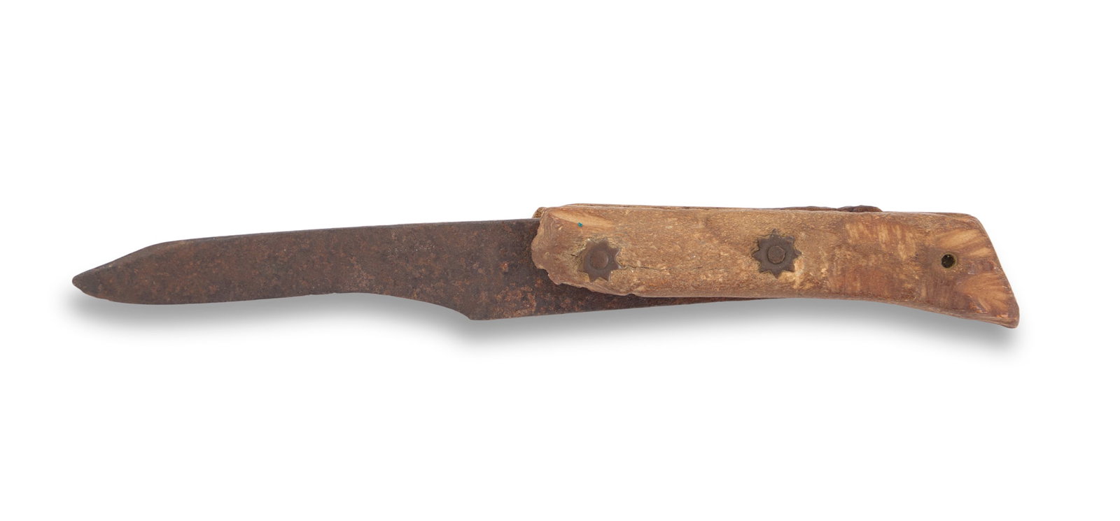 19th-Century Knife with Texas Provenance: 19th-Century Handicraft Knife with Texas Provenance with steel blade and antler handle, found in 1937 at Enchanted Rock near Banderas, Texas, by Dr. R. B. Beuel of San Leon, Texas, and with a letter f