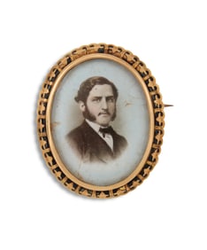 Victorian Photoceramic Gold Memorial Brooch