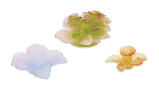 Collection of Three Daum Pate de Verre Flowers: Collection of Three Daum Pate de Verre Flowers contemporary, including a small mauve and green mottled bouquet of three roses, a mauve lily and an amber daffodil, the lily signed "Daum