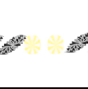 David Webb Enamel Cufflinks: David Webb Enamel Cufflinks18k yellow gold, the cufflinks with alternating black and gold enamel sections, stamped "WEBB 18K".size 5/8" x 3/4", total weight 19.9 grams