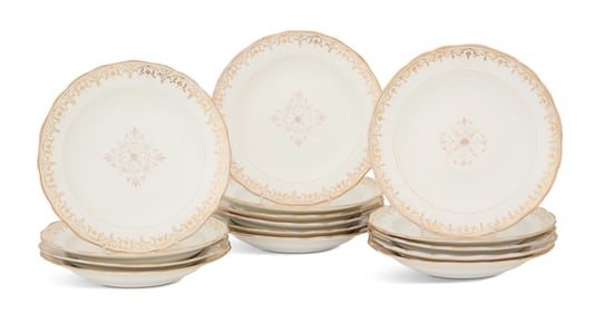 Set of Fifteen Meissen Porcelain Dinner Plates