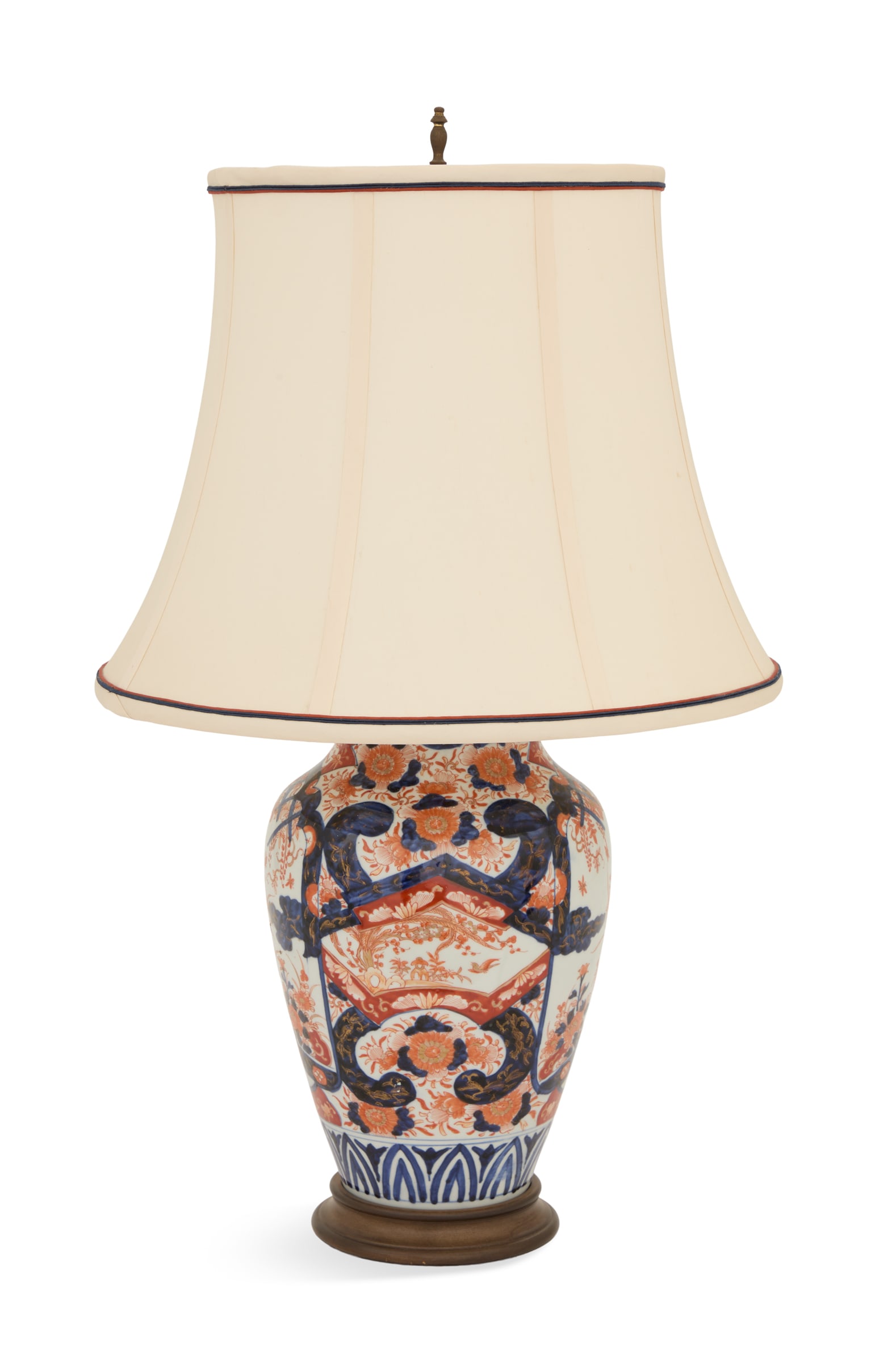 Japanese Imari Porcelain Lamp (1 of 3)