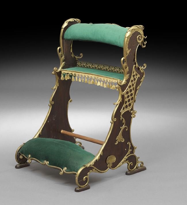 Louis XV-Style Ormolu-Mounted Oak Prie-Dieu: Louis XV-Style Ormolu-Mounted Oak Prie-Dieu, ca. 1900, of generous proportions, the edges with ormolu and brass mounts, upholstered in forest-green velvet, h. 41-1/2", w. 27", d. 26-1/2".