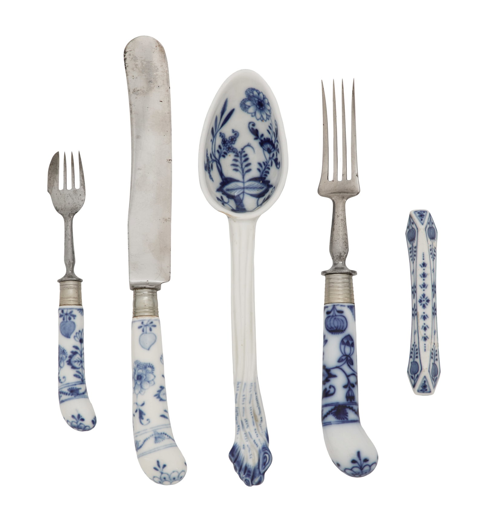 Assembled Set of "Blue Onion" Porcelain Cutlery (1 of 3)