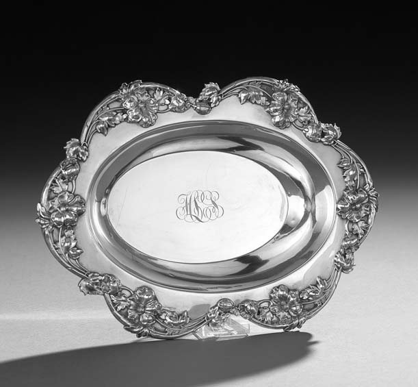American Sterling Silver Vegetable Dish: American Sterling Silver Vegetable Dish, first quarter 20th century, by the Meriden Britannia Co., Meriden, Connecticut, retailed by Frank Herschede, Cincinnati, Ohio, of lobed oval form, the flat rim