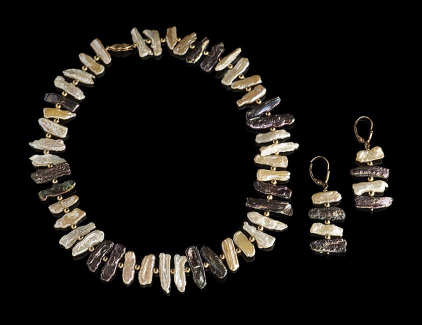 14 Kt. and Freshwater Pearl Choker & Earrings: Fourteen-Karat Yellow Gold and Freshwater Pearl Choker with Matching Earrings, the choker and earrings composed of black and white baroque pearls separated by yellow gold beads, necklace, l. 16", 32.8