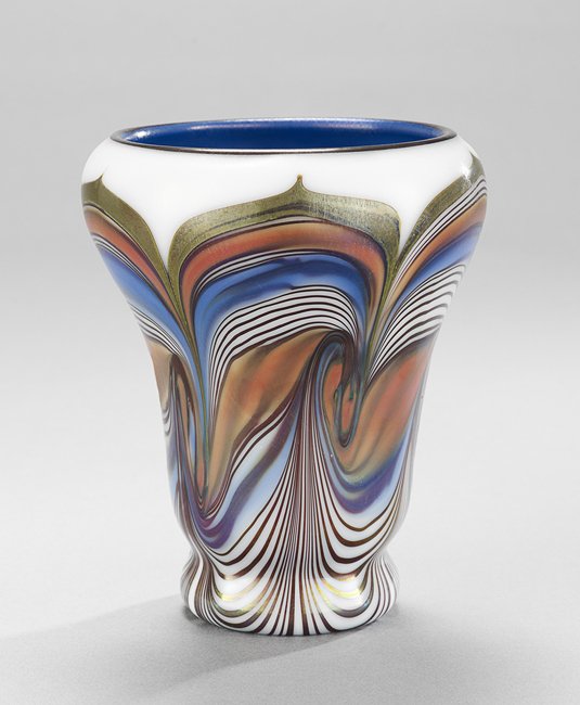 Contemporary Feathered Art Glass Vase: Contemporary Feathered Art Glass Vase, by Orient & Flume, Chico, California, marked on the base, h. 7-1/2", dia. 6-1/4".