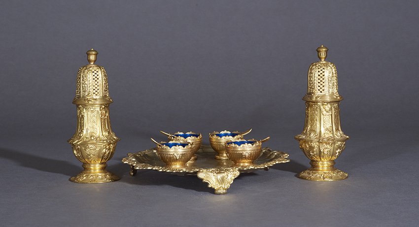 Gilt-Plated Salt and Pepper Service: Georgian-Style Gilt-Plated Salt and Pepper Service, fourth quarter 20th century, Corbell & Co., Paradise Valley, Arizona, including four salt cellars with cobalt glass liners, dia. 2", four salt spoon
