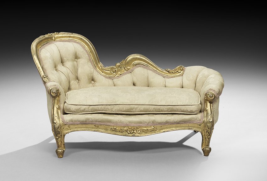 English Giltwood Rococo-Style Pet's Bed: English Giltwood Rococo-Style Pet's Bed, in the form of a miniature recamier, h. 18-1/2", w. 13-1/4", l. 27-1/2".