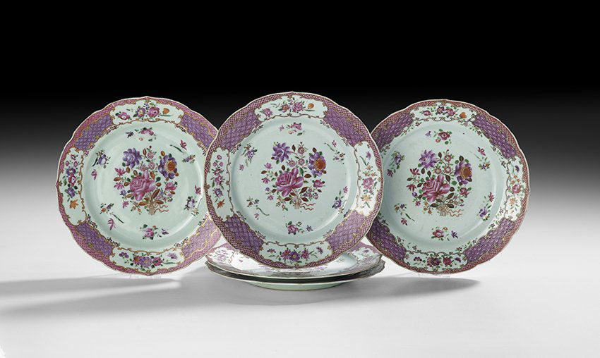 Five Chinese Export Porcelain Dinner Plates (1 of 3)