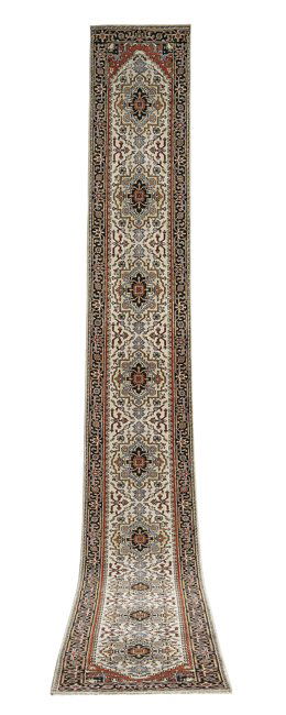 Agra Serapi Runner (1 of 1)