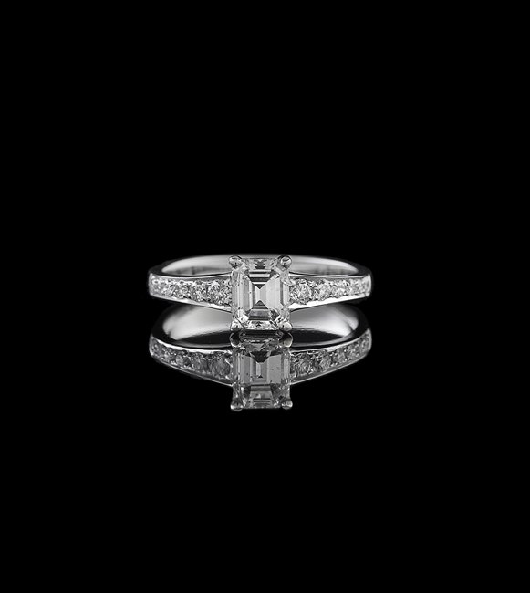 18 Kt. White Gold and Diamond Ring (1 of 1)