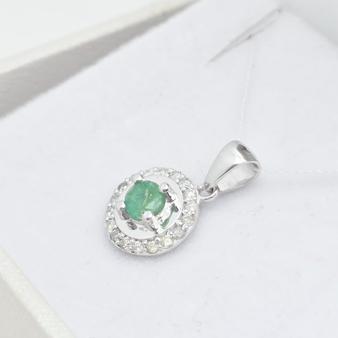 14K White Gold Pendant – Natural Emerald & Diamonds (1 of 5)