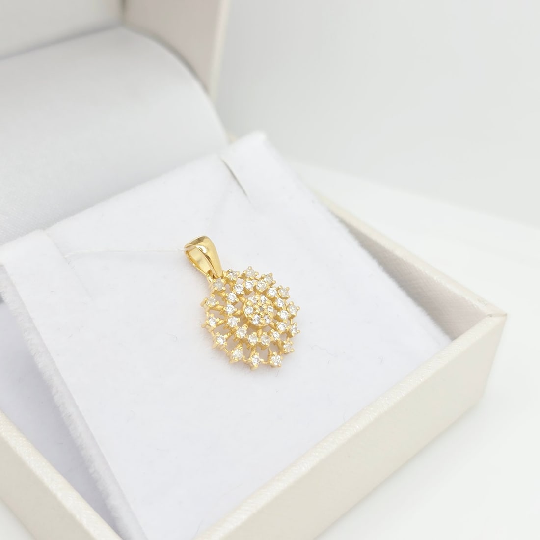 Halo Natural Diamond Pendant in 14K Yellow Gold: Halo Natural Diamond Pendant in 14K Yellow Gold – Multi-Layer Sunburst Design– 35 Natural Diamonds – 0.34 ct – LuxuryThis elegant 14K (585) yellow gold pendant is a stunning example of