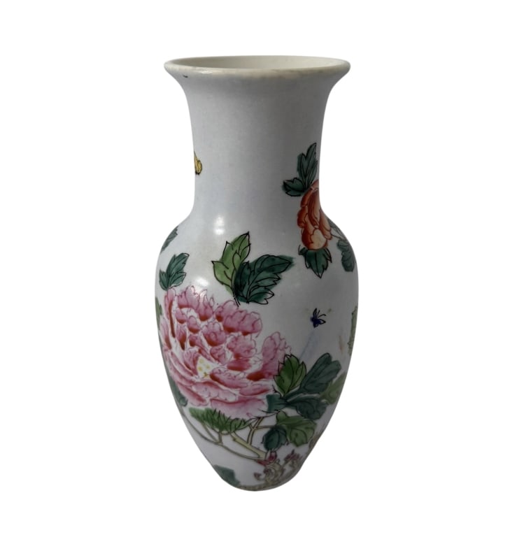 CHINESE MINIATURE GUANGCAI STYLE PORCELAIN VASE: This is a miniature porcelain decorative vase featuring hand-painted Guangcai style motifs produced in Macau. The vase is of a baluster form with a flared neck and rim. The exterior is decorated with 