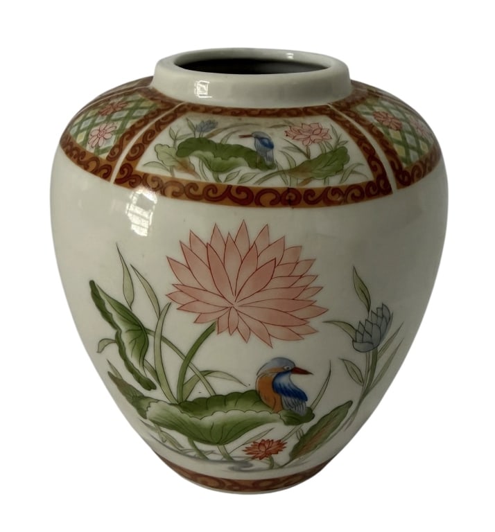 JAPANESE IMARI WARE PORCELAIN GINGER JAR: A Japanese porcelain ginger jar of ovoid form with a short circular collar, missing its lid. The vessel features overglaze enamel decoration on a white ground. The central scene depicts a kingfisher p