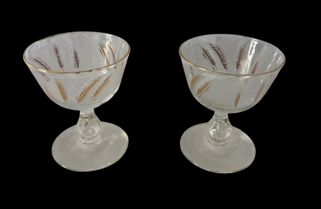 PAIR OF GOLD WHEAT DECORATED GLASS SHERBES COUPES (1 of 3)