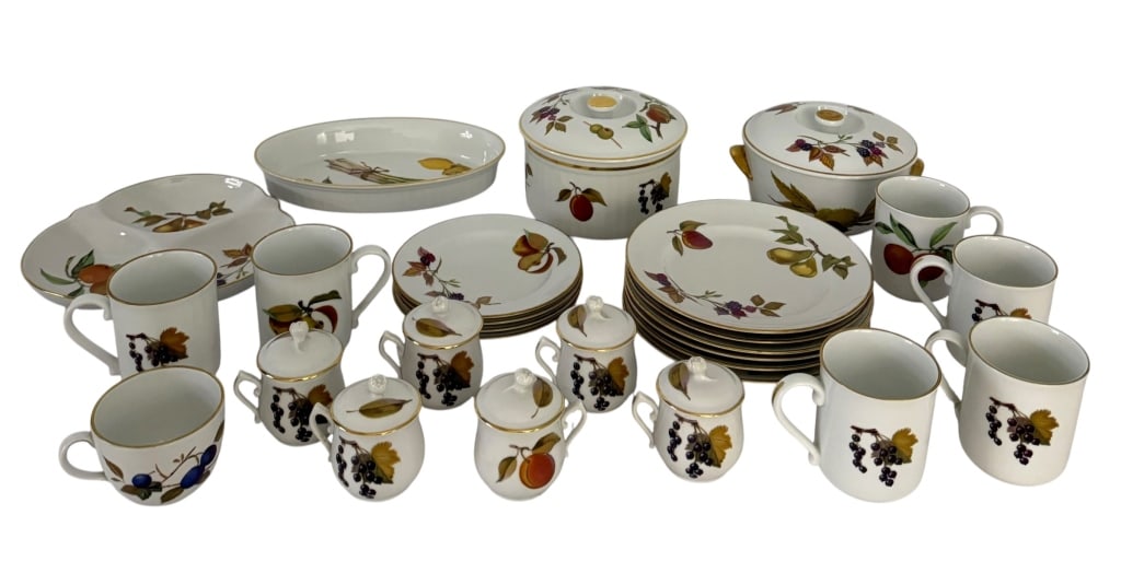 27 PIECE ROYAL WORCESTER EVESHAM PORCELAIN SET (1 of 5)