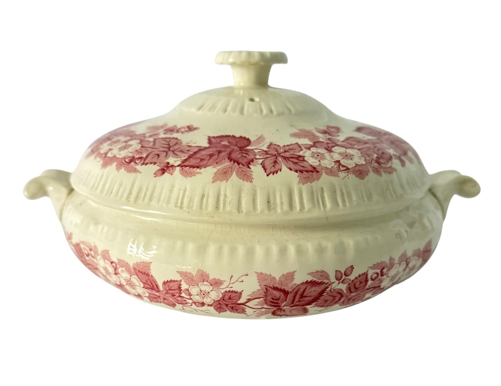 WEDGWOOD BRAMBLE OF ETRURIA RED RED COVERED TAREEN (1 of 6)