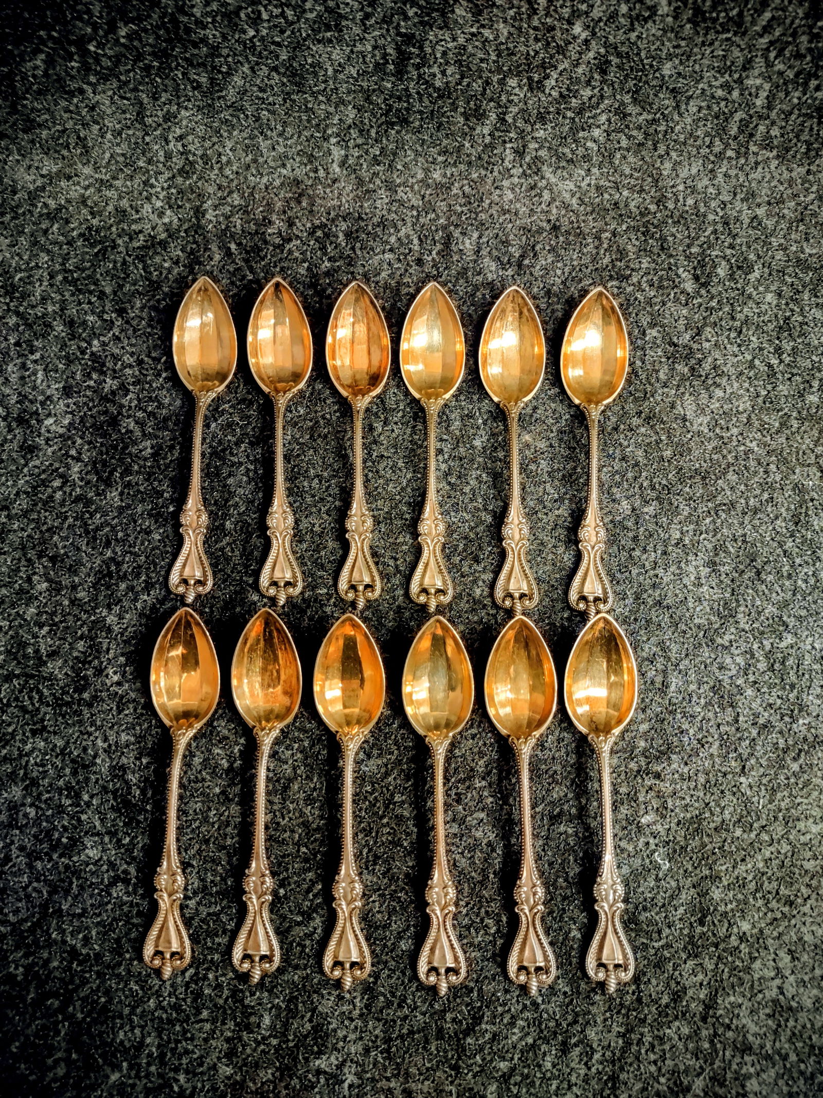 12 Sterling Silver Old Colonial Dessert Demitasse Spoons 1895 (1 of 3)