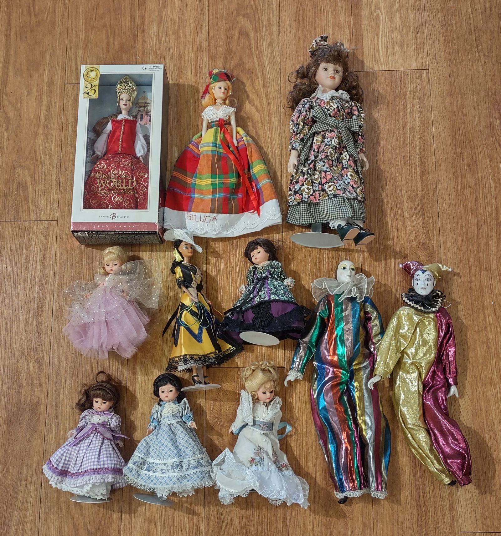 Dolls Collection: Dolls Collection in various sizes 8" to 17" Tall (11) in total. Never been played with