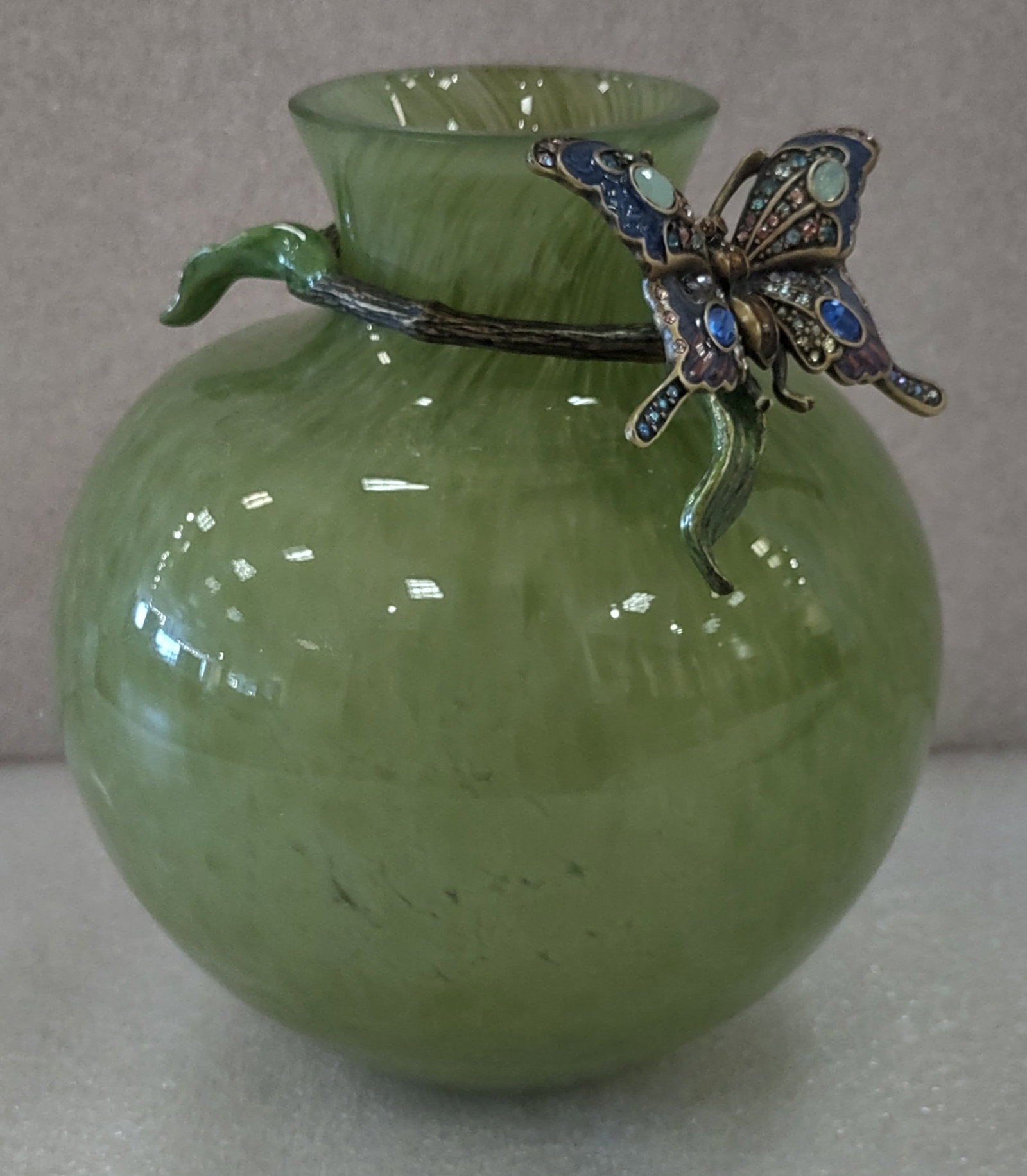 Jay Strongwater Vase: Jay Strongwater Vase 5.5" H.Shipping: Multiple shipping options available. In-house shipping or local pickup is recommended; buyers are not required to use Live Shipping.