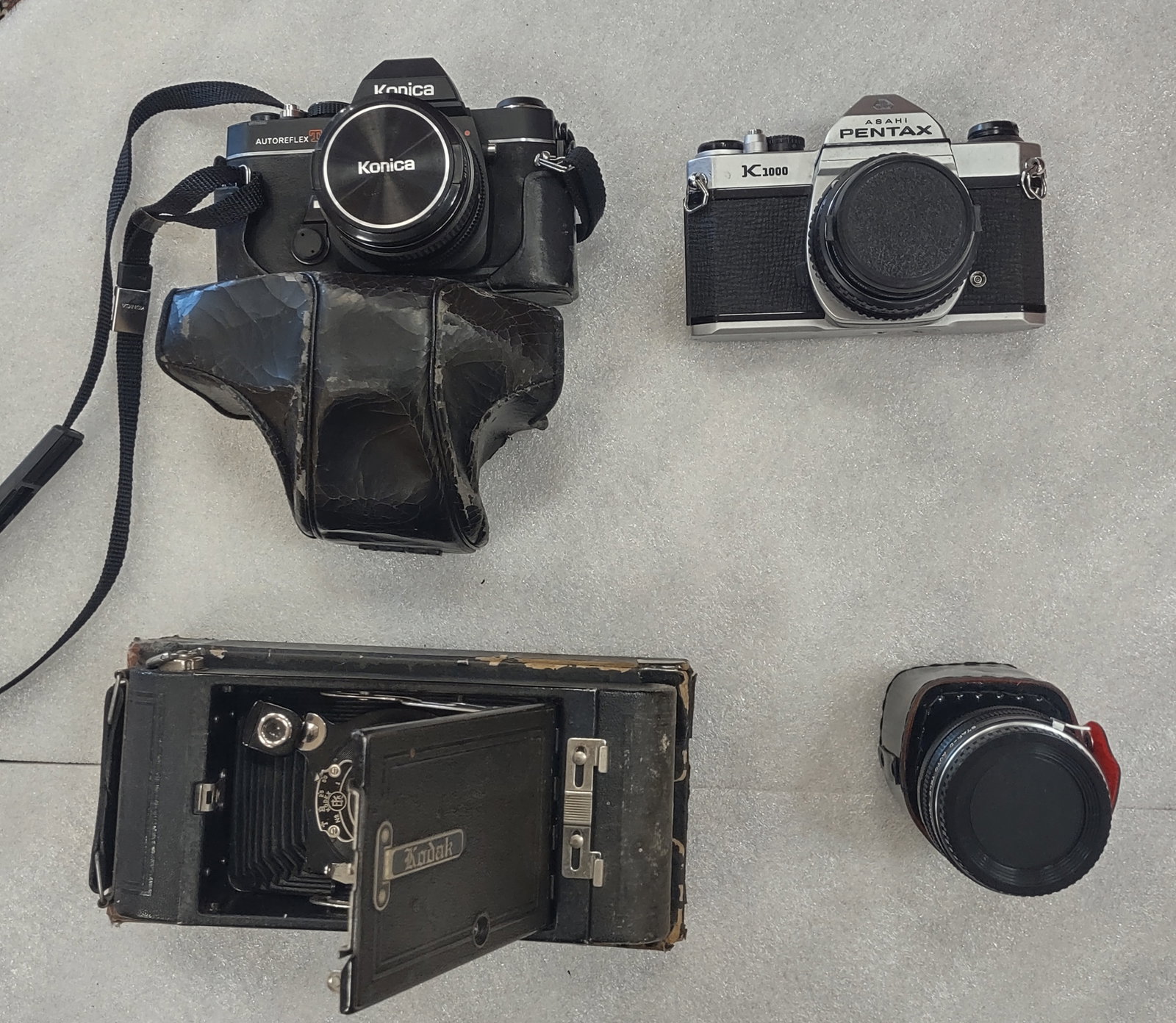 Camera lots including an antique Camera 1926 (1 of 5)
