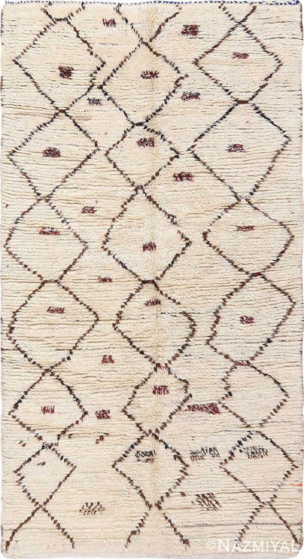 VINTAGE MOROCCAN RUG , 4 ft 7 in x 8 ft 2 in (1 of 8)