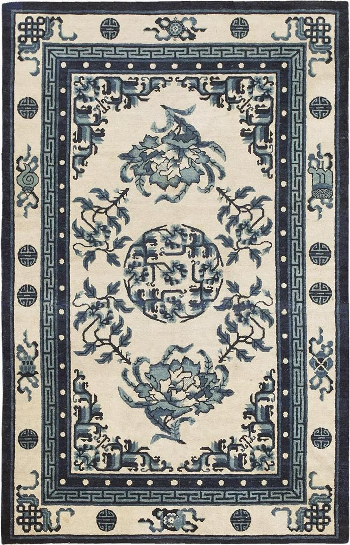 ANTIQUE CHINESE RUG. 6 ft x 4 ft (1.83 m x 1.22 m). (1 of 7)