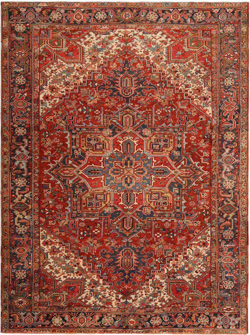 Antique Persian Heriz Rug 10 ft 9 in x 7 ft 10 in (3.27 m x 2.38 m) (1 of 6)