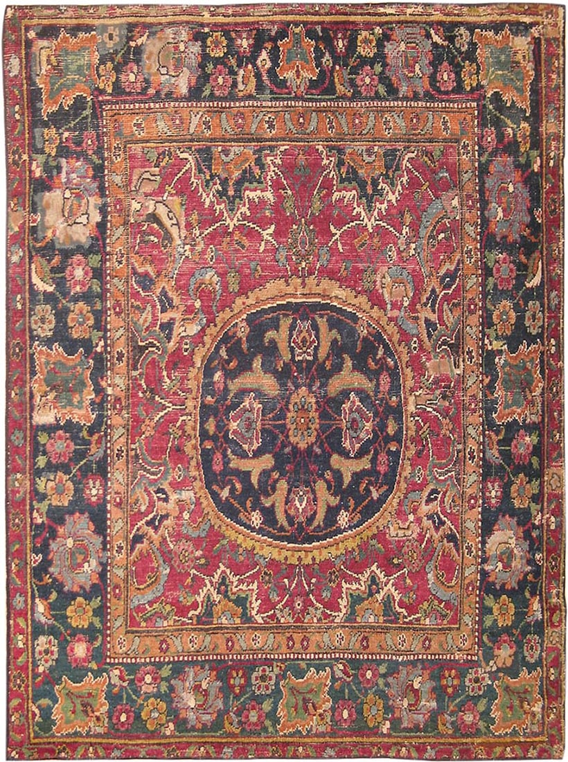 17th Century Persian Isfahan Rug 3 ft 6 in x 2 ft 10 in (1.07 m x 0.86 m) (1 of 8)