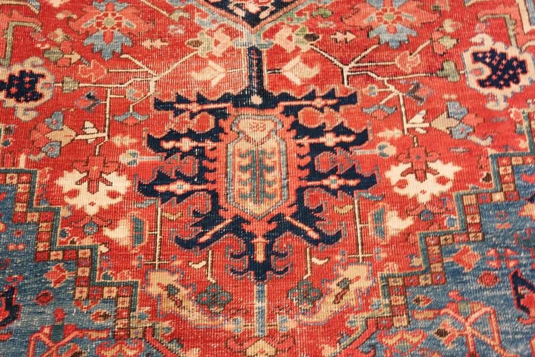 Antique Persian Heriz Rug 11 ft 9 in x 8 ft 10 in (3.58 m x 2.69 m) - 4