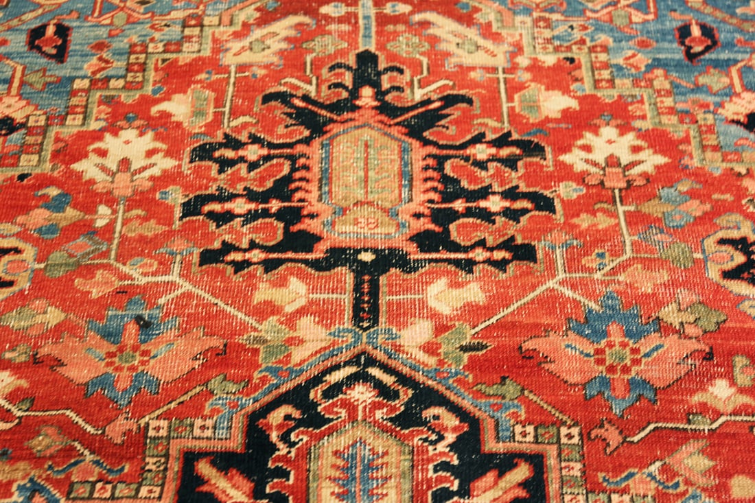 Antique Persian Heriz Rug 11 ft 9 in x 8 ft 10 in (3.58 m x 2.69 m) - 7