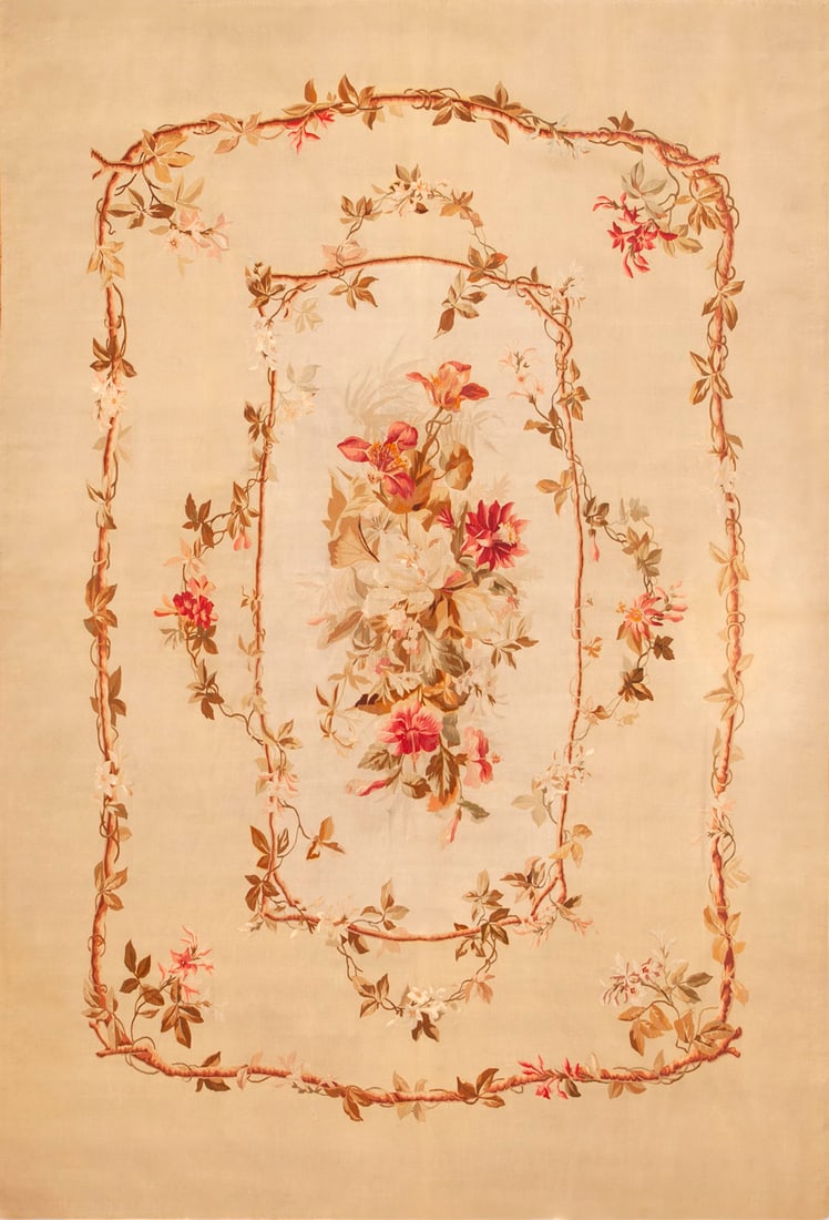 Antique French Aubusson Carpet 7 ft 10 in x 5 ft 3 in (2.39 m x 1.6 m) (1 of 1)