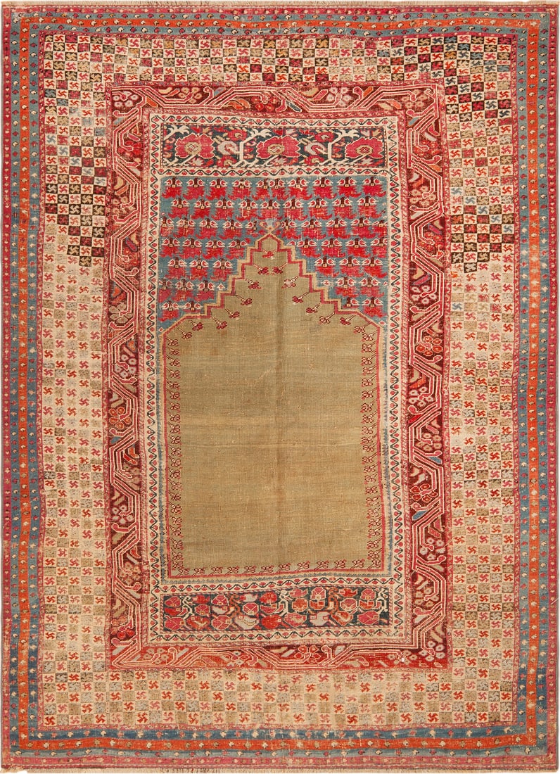 18th Century Antique Turkish Ghiordes Rug 6 ft x 4 ft 5 in (1.82 m x 1.34 m): Curated collection of antique, vintage and modern rugs 18th Century Antique Turkish Ghiordes Rug Size: 6 ft x 4 ft 5 in (1.82 m x 1.34 m) Provenance: Property of an Italian collector An 18th