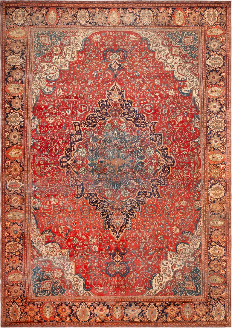 Large Antique Persian Sarouk Farahan Rug 19 ft 10 in x 13 ft 9 in (6.05 m x 4.19 m): Curated collection of antique, vintage and modern rugs No Reserve - Large Antique Persian Sarouk Farahan Rug Size: 19 ft 10 in x 13 ft 9 in (6.05 m x 4.19 m) Provenance: Inventory of the late Albert K