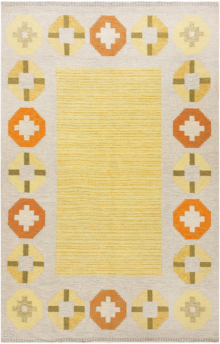 No Reserve - Vintage Barbro Spinchorn Swedish Kilim 8 ft x 5 ft 2 in (2.44 m x 1.57 m): Curated collection of antique, vintage and modern rugs No Reserve - Vintage Barbro Spinchorn Swedish Kilim Rug Size: 8 ft x 5 ft 2 in (2.44 m x 1.57 m) A beautiful vintage Swedish kilim rug designed b