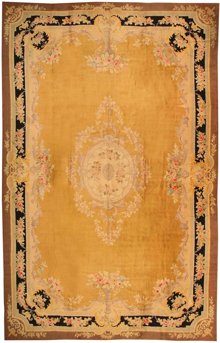 No Reserve - Antique Spanish Savonnerie French Design Rug 21 ft 6 in x 13 ft 8 in (6.55 m x 4.17 m) (1 of 1)