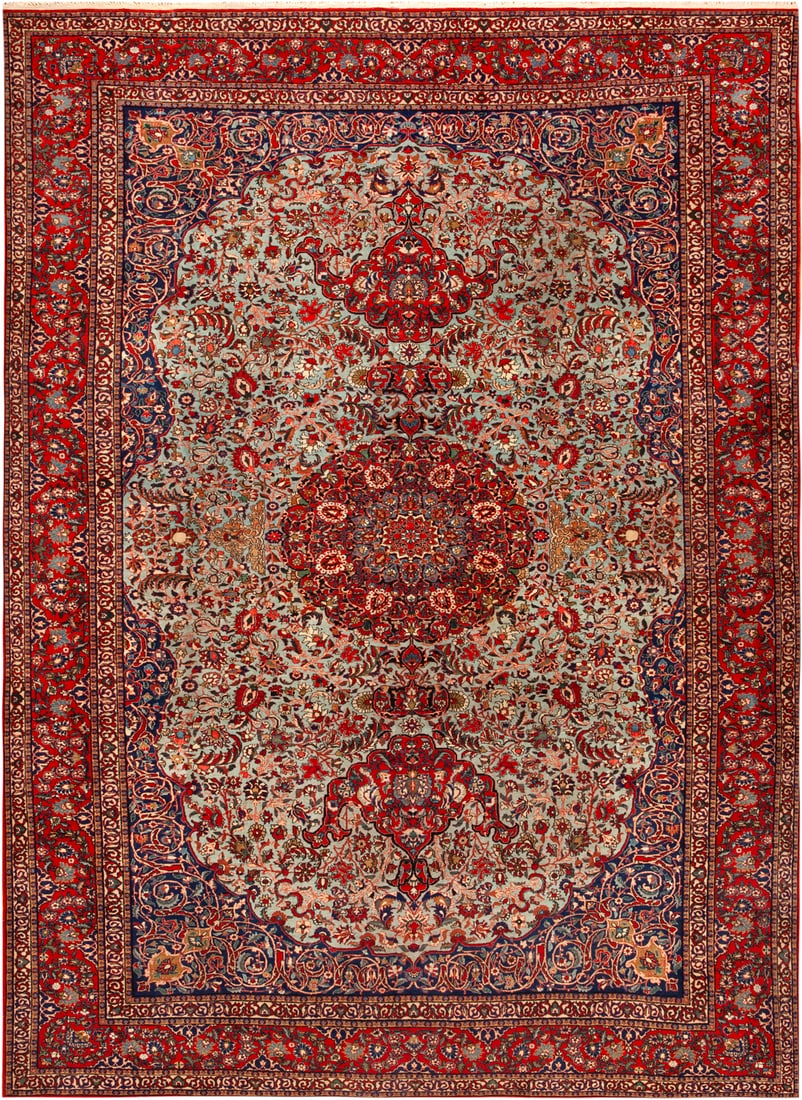No Reserve - Antique Isfahan Carpet, Central Persia, circa 1920 - 11 ft x 8 ft 2 in (3.35 m x 2.48: Curated collection of antique, vintage and modern rugs No Reserve - Antique Isfahan Carpet, Central Persia, circa 1920 Size: 11 ft x 8 ft 2 in (3.35 m x 2.48 m) Provenance: Collection of a late German