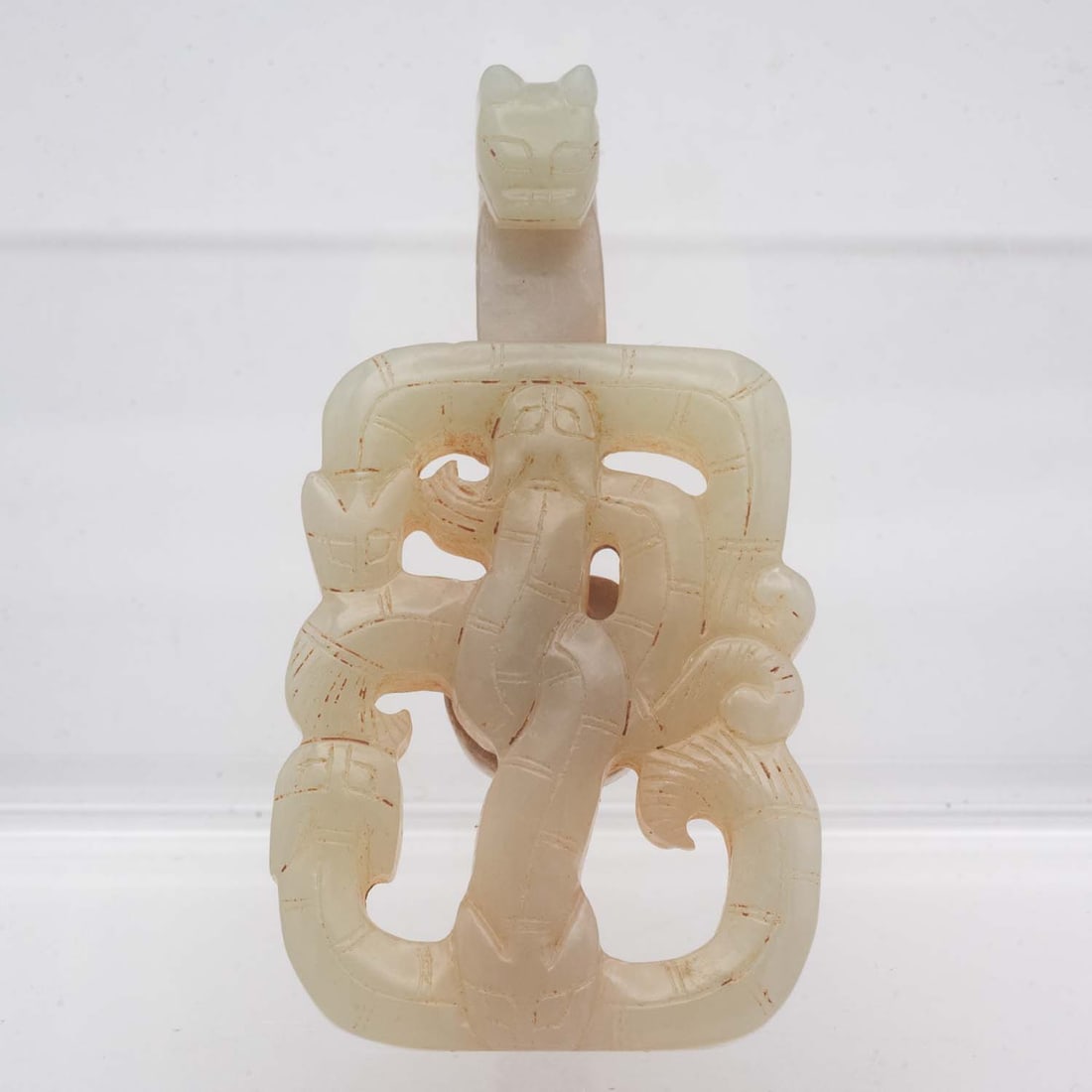 Antique Chinese Carved Jade Dragon Belt Buckle: Medium: JadeSize: 2.2x2.2x0.5 inchesAge/Detail: Antique Chinese CarvedCondition: great overall, check photo for condition reference.Provenance:Collection from Estate in TribeccaLiveShipping is NOT a p