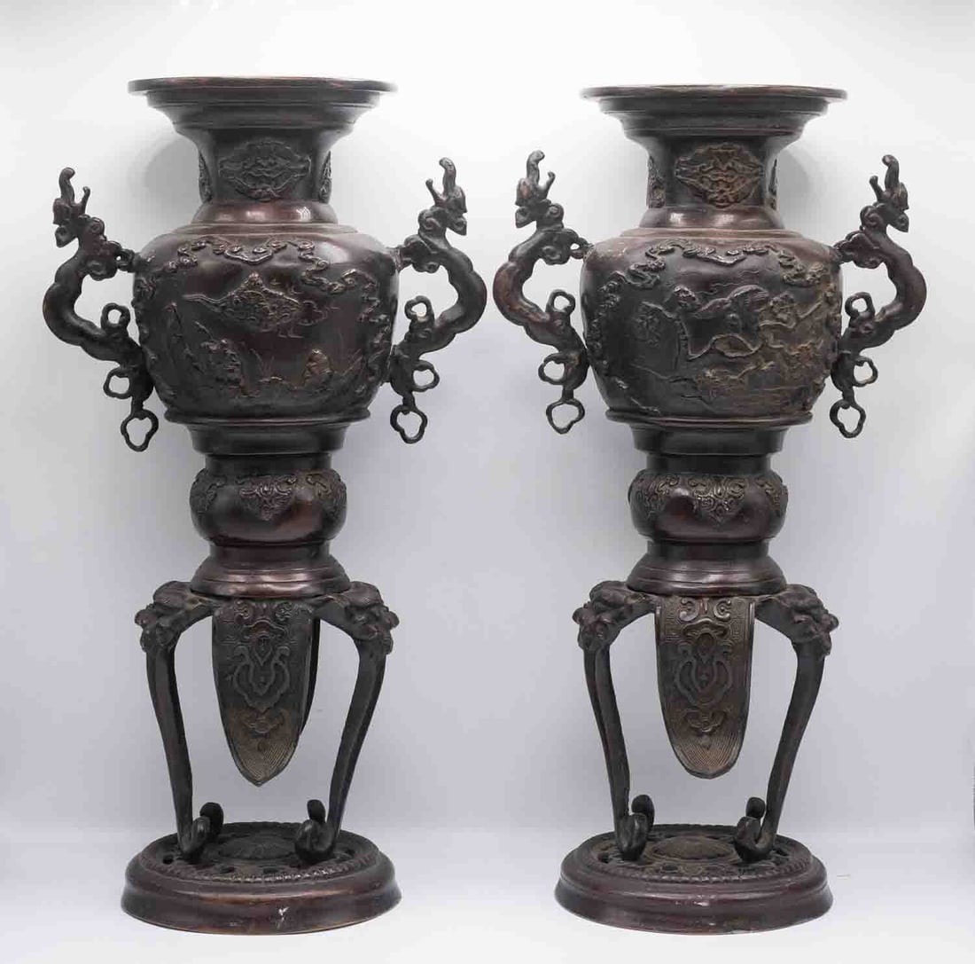 A Pair Of Fine Japanese Meiji Period Bronze Temple Koro Censer Burner (1 of 13)