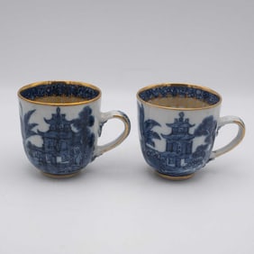 A Pair Of Old Chinese Esport Blue And White Porcelain Cups