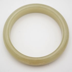 Chinese Yellow Jadeite Bangle