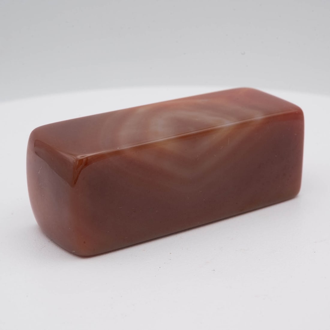 Vintage Agate Stamp: Affordable and convenient "Self-Arranged Shipping" available, please email treasuredauctions@gmail.com before you check out for quote comparison. LIVESHIPPING is NOT a part of the auction house or our
