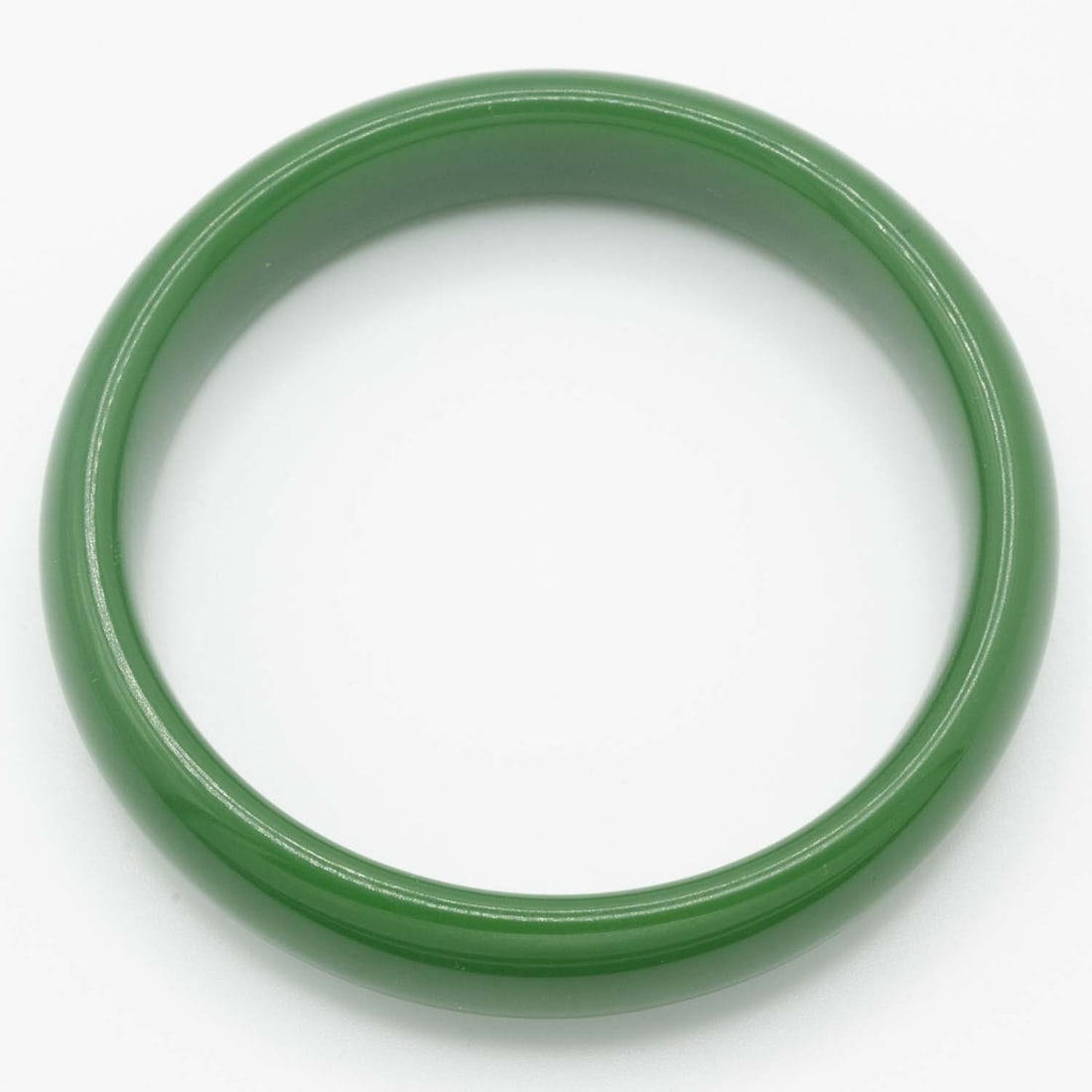 Green Jade Bangle: Affordable and convenient "Self-Arranged Shipping" available, please email treasuredauctions@gmail.com before you check out for quote comparison. LIVESHIPPING is NOT a part of the auction house or our