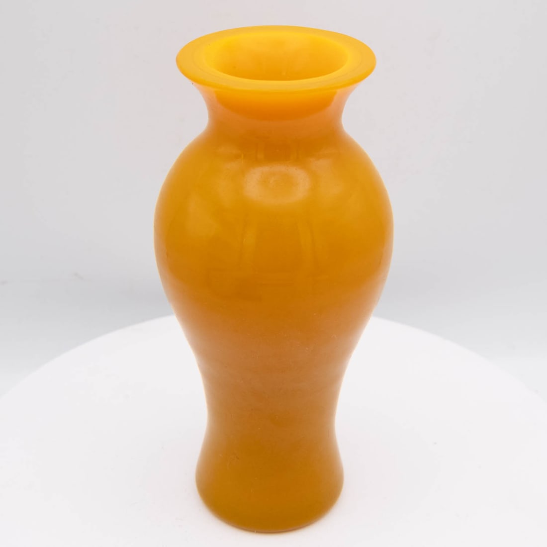 Antique Chinese Peking Glass Vase: Medium: Peking Glass Size: 6x2.7x2.7 inches Age/Detail: Antique Chinese Condition: great overall, check photo for condition reference. Provenance: Collection from Estate in Tribecca LiveShipping is NO