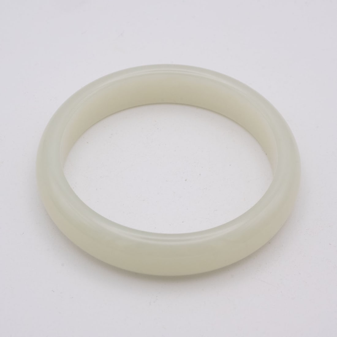 Old Chinese Hetian Jade Bangle (1 of 3)
