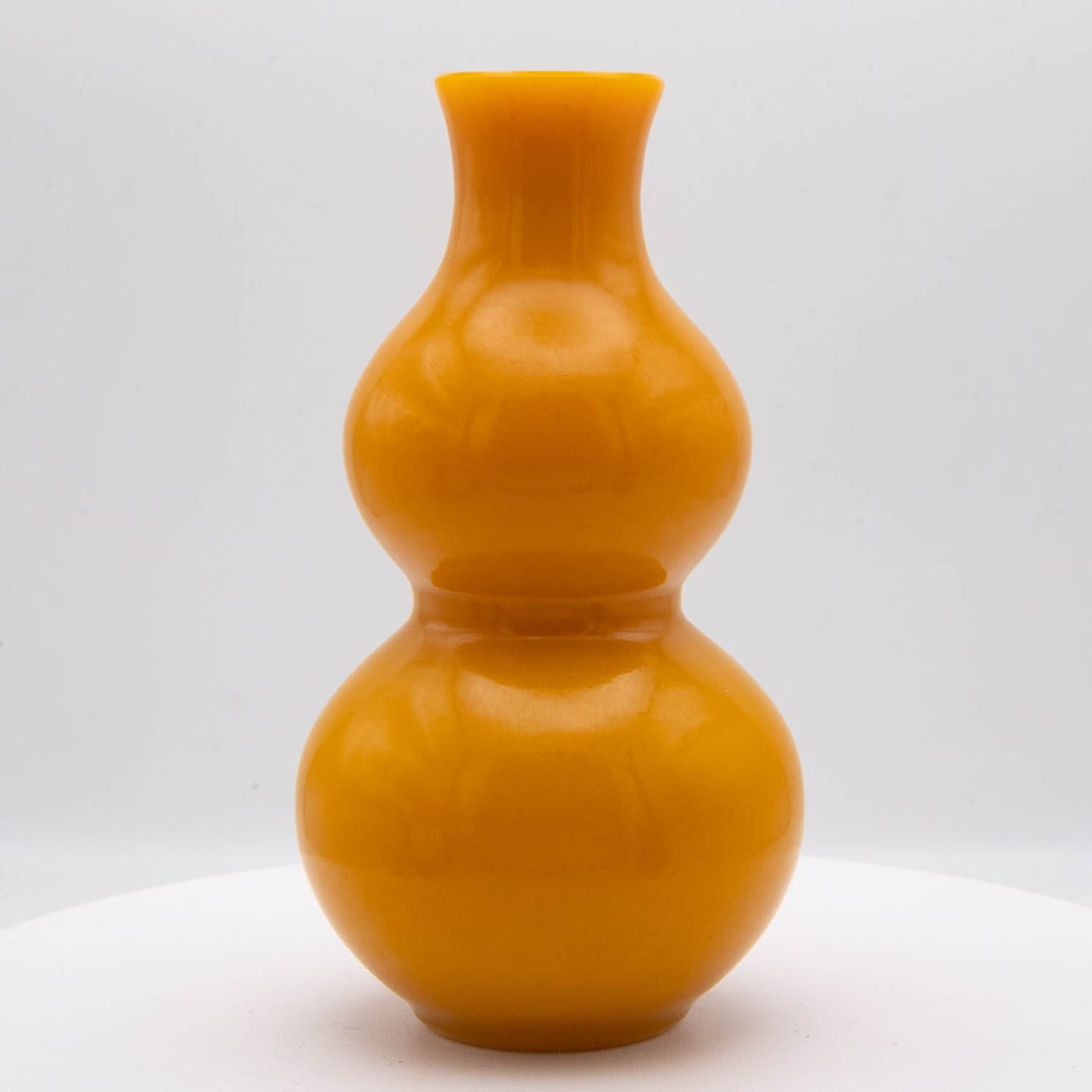 Antique Chinese Peking Glass Gourd Vase: Medium: Peking Glass Size: 6x3x3 inches Age/Detail: Antique Chinese Condition: great overall, check photo for condition reference. Provenance: Collection from Estate in Tribecca LiveShipping is NOT a 