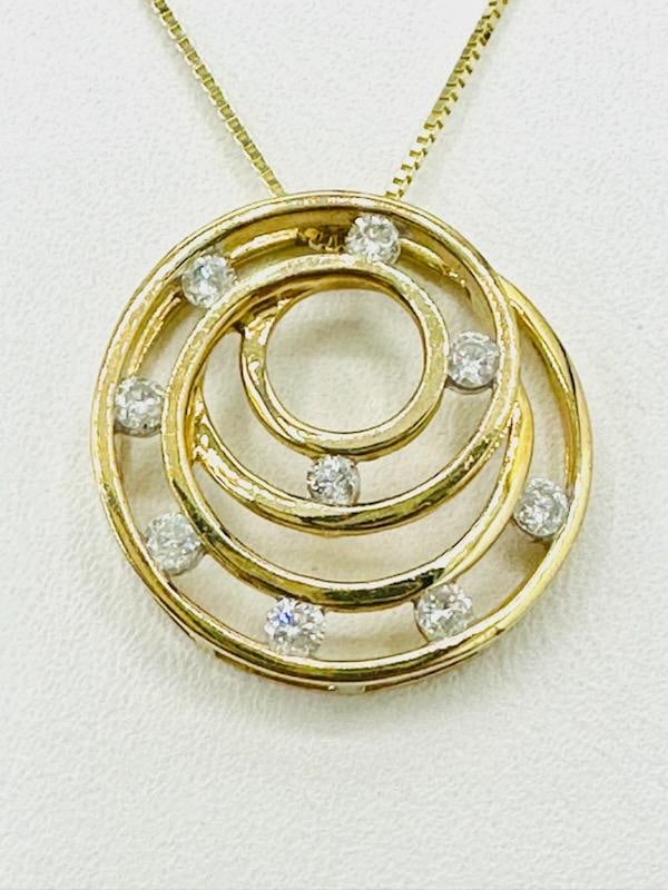 10KT Yellow Gold Natural Diamond Round Pendant and Chain # 2107 (1 of 4)